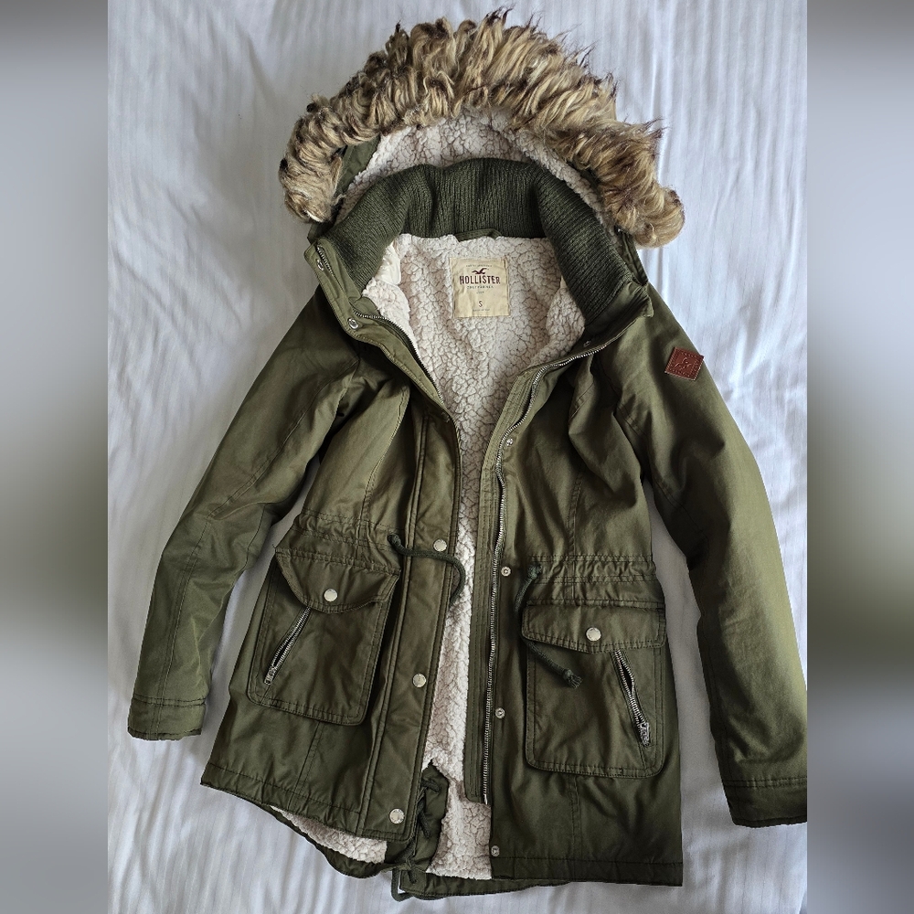 Hollister Olive Green Parka Coat with Faux Fur Trim